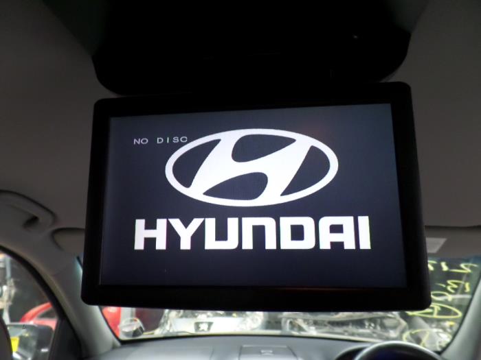 DVD player from a Hyundai Santafe 2007
