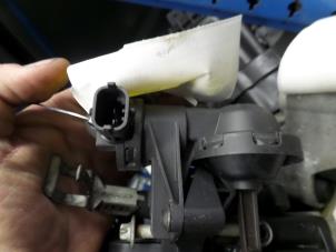 Usados Válvula de vacío Opel Tigra Precio de solicitud ofrecido por N Kossen Autorecycling BV