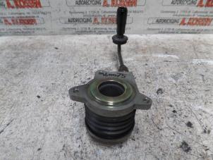 Used Thrust bearing Hyundai Santafe Price on request offered by N Kossen Autorecycling BV
