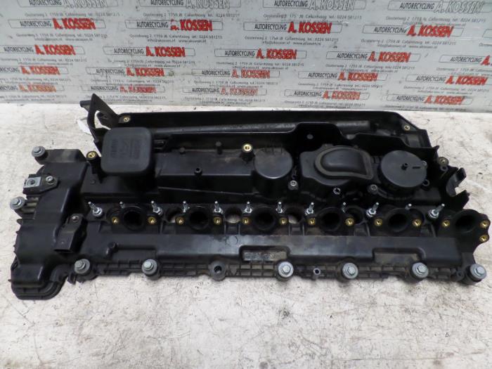 Usagé Couvercle soupapes BMW 5 serie Touring (E61) 530d 24V Prix sur demande proposé par N Kossen Autorecycling BV