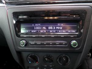 Używane Radioodtwarzacz CD Skoda Rapid Cena na żądanie oferowane przez N Kossen Autorecycling BV