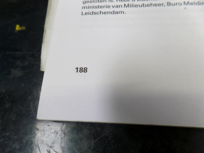 Instruction Booklet from a Volvo 850 2.5i GLT 20V 1992