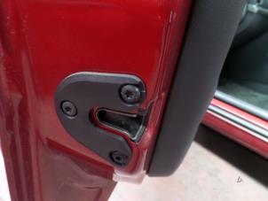 Used Door lock mechanism 4-door, front left Opel Signum Price on request offered by N Kossen Autorecycling BV