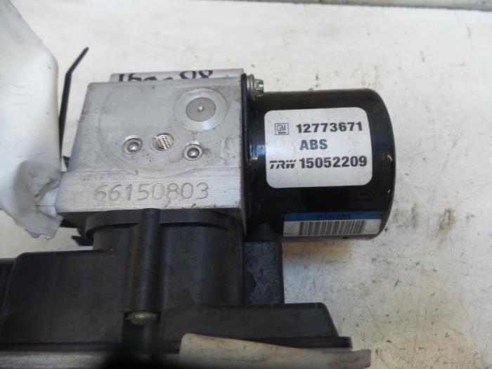 ABS pump from a Opel Signum 2006
