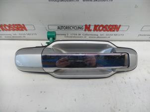 Used Rear door handle 4-door, right Kia Sorento I (JC) 2.5 CRDi 16V VGT Price on request offered by N Kossen Autorecycling BV