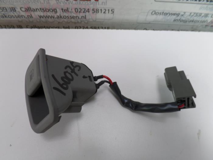 Tank cap cover switch from a Hyundai Santafe 2007