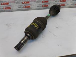 Used Front drive shaft, left Mercedes ML I (163) 430 4.3 V8 24V Autom. Price on request offered by N Kossen Autorecycling BV