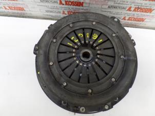 Used Clutch kit (complete) Landrover Discovery II 2.5 Td5 Price on request offered by N Kossen Autorecycling BV