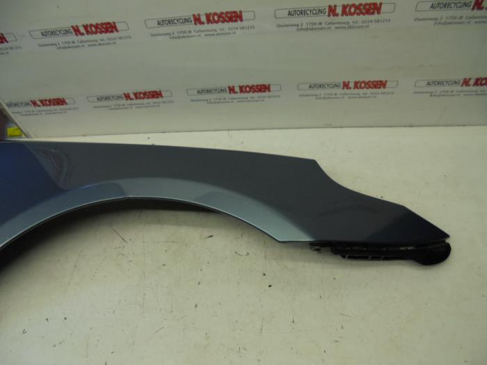 Front wing, right from a BMW 5 serie (E60) 520d 16V 2008