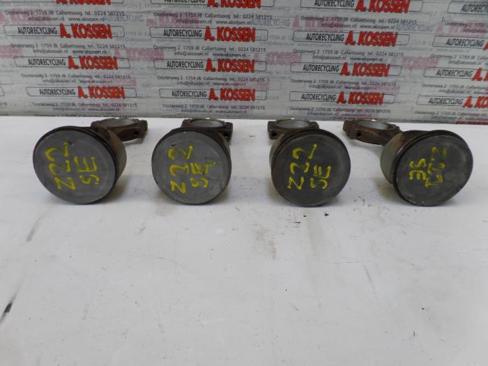 Usagé Piston Opel Zafira Prix sur demande proposé par N Kossen Autorecycling BV