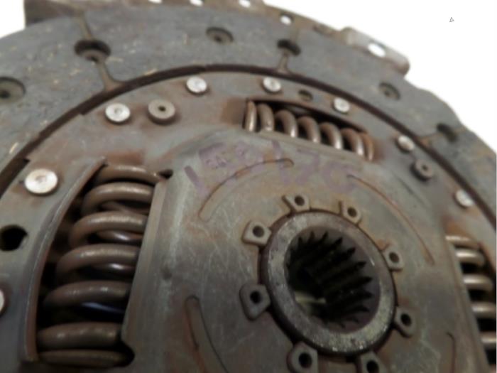 Used Clutch kit (complete) Mazda 2 (NB/NC/ND/NE) 1.4 16V Price on request offered by N Kossen Autorecycling BV
