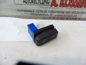 Gebrauchte Zentralverriegelung Schalter Volkswagen Up! (121) 1.0 12V 60 Preis auf Anfrage angeboten von N Kossen Autorecycling BV