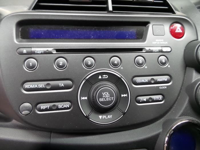Reproductor de CD y radio de un Honda Jazz 2014