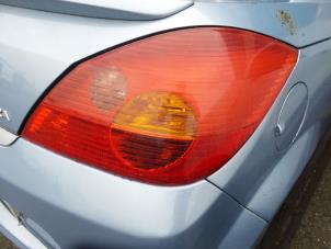 Usagé Feu arrière secondaire droit Opel Tigra Prix sur demande proposé par N Kossen Autorecycling BV