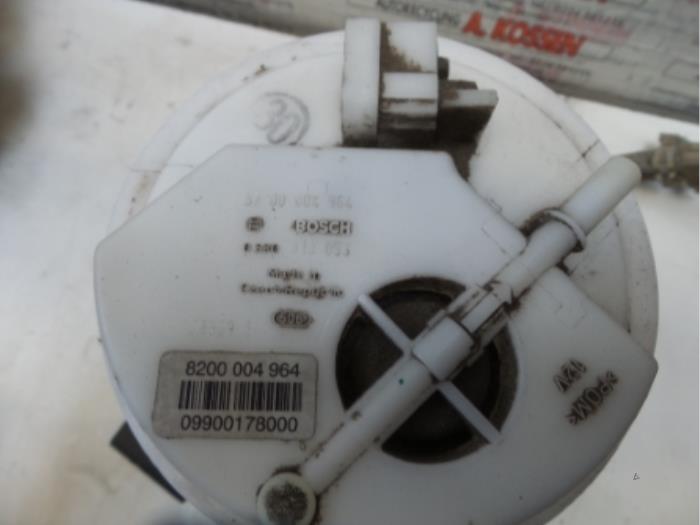 Usagé Pompe essence Renault Laguna II Grandtour (KG) 1.8 16V Prix sur demande proposé par N Kossen Autorecycling BV