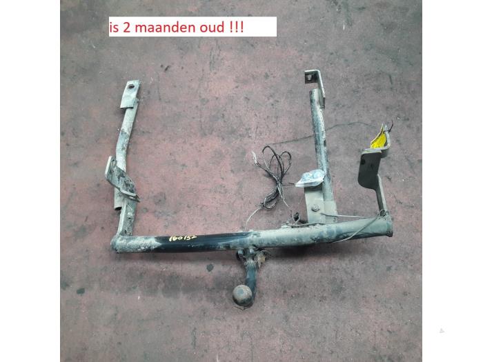 Używane Hak holowniczy Peugeot Expert (222/224) 2.0 HDi 90 Cena na żądanie oferowane przez N Kossen Autorecycling BV