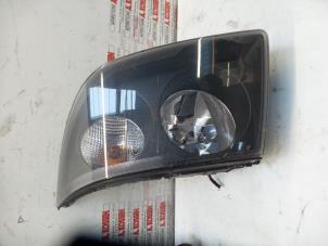 Używane Reflektor prawy Volkswagen Crafter Cena na żądanie oferowane przez N Kossen Autorecycling BV