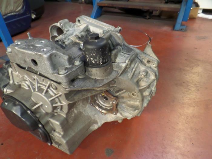 Gebrauchte Getriebe Volkswagen Touran (1T3) 2.0 TDI 16V 140 Preis auf Anfrage angeboten von N Kossen Autorecycling BV