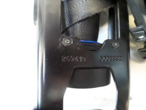 Usagé Tendeur de ceinture droit Volvo S40/V40 Prix sur demande proposé par N Kossen Autorecycling BV