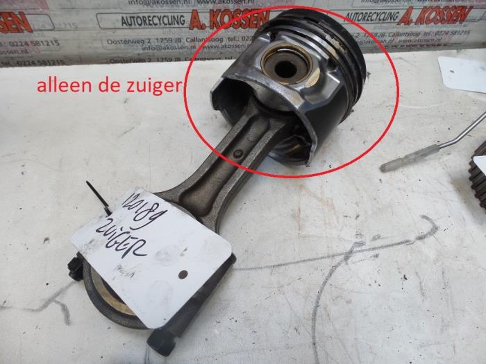 Used Piston Hyundai Terracan Price on request offered by N Kossen Autorecycling BV