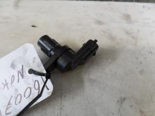 Used Camshaft sensor Hyundai Santafe Price on request offered by N Kossen Autorecycling BV