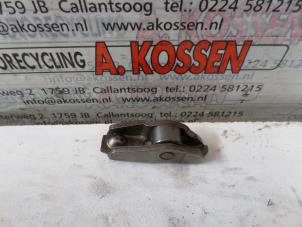 Used Rocker arm Hyundai Santafe Price on request offered by N Kossen Autorecycling BV