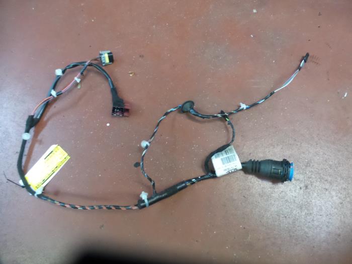 Begagnade Kablage Opel Meriva Pris på förfrågan erbjuds av N Kossen Autorecycling BV