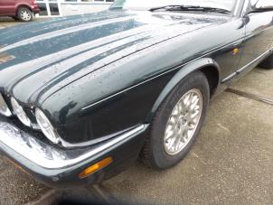 Used Front wing, left Jaguar XJ8 (X308) 4.0 V8 32V Price on request offered by N Kossen Autorecycling BV