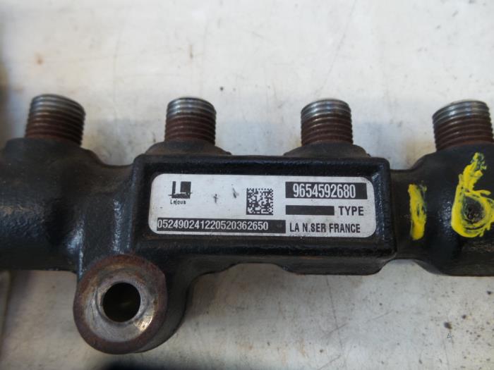 Gebrauchte Kraftstoffverteiler Volvo V50 (MW) 1.6 D 16V Preis auf Anfrage angeboten von N Kossen Autorecycling BV