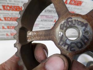 Used Camshaft sprocket Renault Kangoo (KC) 1.9 D 55 Price on request offered by N Kossen Autorecycling BV