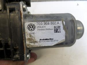 Używane Silnik szyby drzwiowej Volkswagen Transporter T5 2.0 TDI DRF Cena na żądanie oferowane przez N Kossen Autorecycling BV