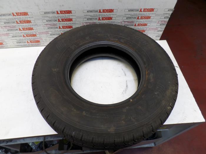 Używane Opona Cena na żądanie oferowane przez N Kossen Autorecycling BV