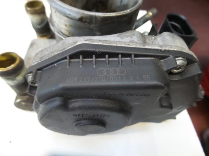 Throttle body from a Audi A4 (B5) 1.6 1996