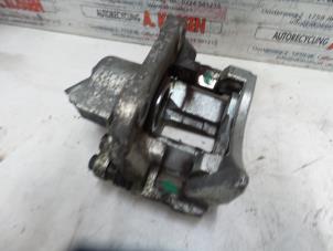 Used Front brake calliper, right Renault Twingo II (CN) 1.2 16V Price on request offered by N Kossen Autorecycling BV