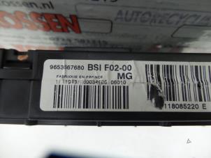 Używane Skrzynka bezpieczników Citroen Xsara Picasso (CH) 1.6i 16V Cena na żądanie oferowane przez N Kossen Autorecycling BV