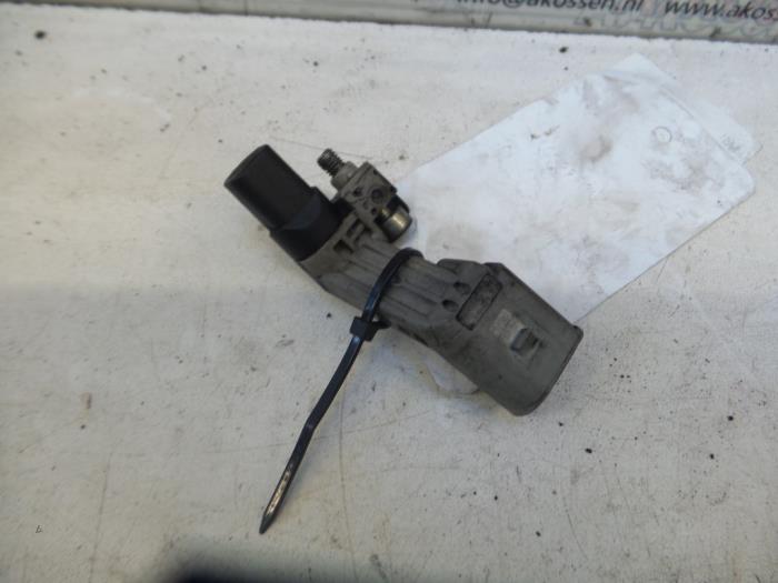 Begagnade Vevaxelsensor Volkswagen Golf Pris på förfrågan erbjuds av N Kossen Autorecycling BV