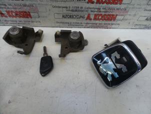 Used Set of locks Peugeot 406 Price on request offered by N Kossen Autorecycling BV
