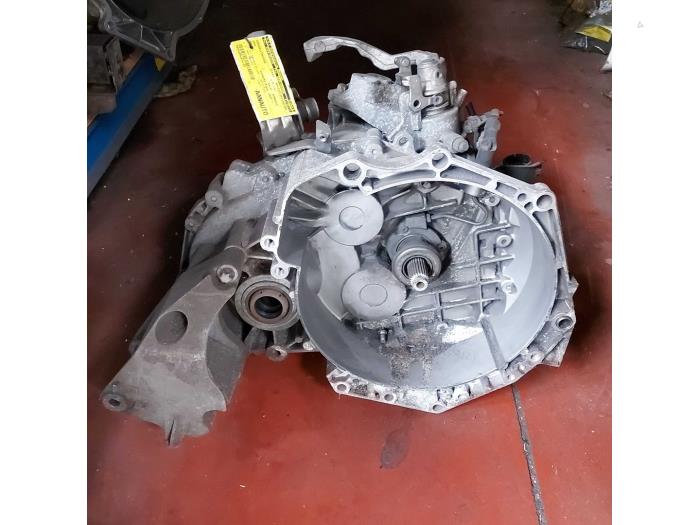 Gebrauchte Getriebe Opel Vectra C GTS 2.0 DTI 16V Preis auf Anfrage angeboten von N Kossen Autorecycling BV