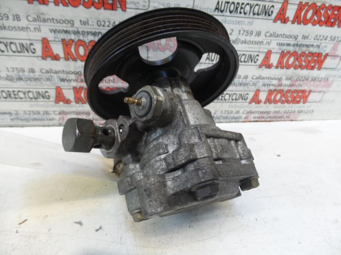 Used Power steering pump Suzuki Baleno (GC/GD) 1.8 GTX 16V Price on request offered by N Kossen Autorecycling BV