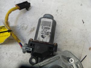 Used Door window motor Nissan Micra (K11) 1.4 16V Price on request offered by N Kossen Autorecycling BV