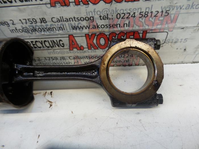 Connecting rod from a Renault Twingo 2013