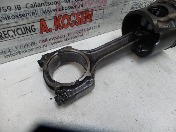 Connecting rod from a Opel Astra 2007