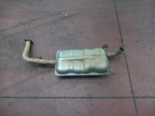 Used Exhaust middle silencer Kia Sorento I (JC) 2.5 CRDi 16V VGT Price on request offered by N Kossen Autorecycling BV