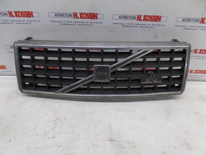 Używane Grill Volvo 4-Serie Cena na żądanie oferowane przez N Kossen Autorecycling BV