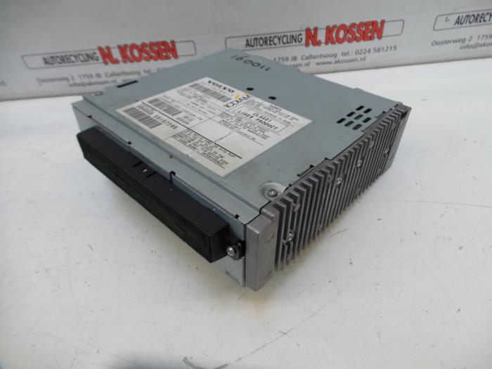 Używane Odtwarzacz CD Volvo V50 (MW) 1.6 D 16V Cena na żądanie oferowane przez N Kossen Autorecycling BV