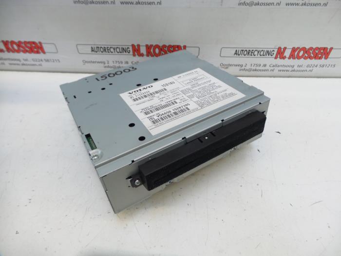 Używane Odtwarzacz CD Volvo V50 (MW) 2.0 D3 20V Cena na żądanie oferowane przez N Kossen Autorecycling BV
