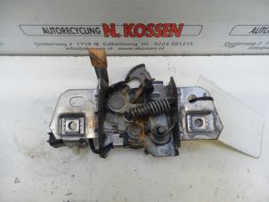 Usagé Mécanique de verrouillage capot Volvo V50 Prix sur demande proposé par N Kossen Autorecycling BV