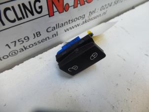 Used Central locking switch Volkswagen Touran (1T3) 2.0 TDI 16V 140 Price on request offered by N Kossen Autorecycling BV
