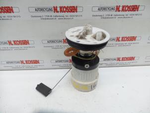 Usados Bomba de gasolina Volvo V50 Precio de solicitud ofrecido por N Kossen Autorecycling BV