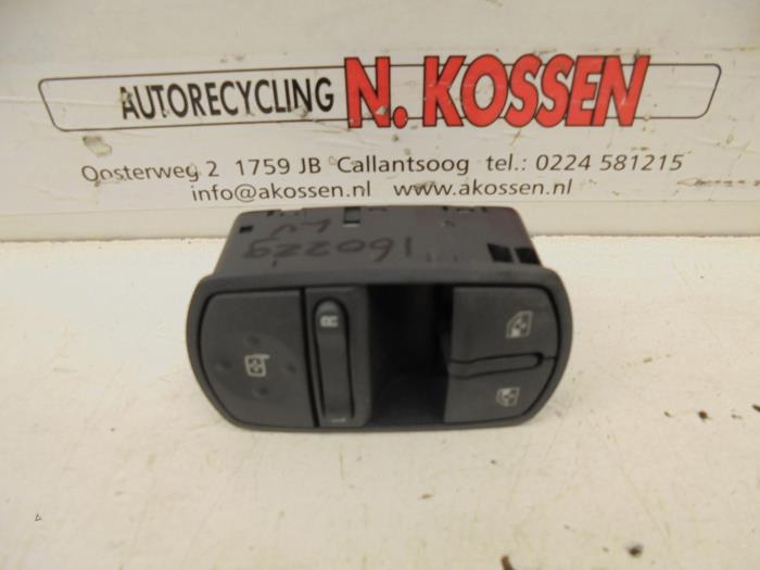 Electric window switch from a Opel Corsa 2009